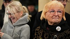 Vzpomínka na bývalého �éfa Senátu Jaroslava Kuberu u jeho lavi�ky v horní...