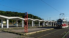 Betonové p�íst�e�ky na Braníku �eká kv�li �patnému technickému stavu demolice.