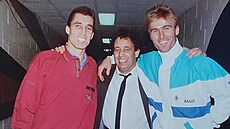 Kurt Matz s tenisty Ivanem Lendlem (vlevo) a Jakobem Hlaskem (vpravo).