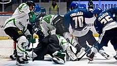 Kladno, 24. 1. 2025. Rytí�i Kladno - BK Mladá Boleslav. Závar p�ed brankou...