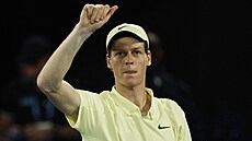 Jannik Sinner práv� obhájil titul na Australian Open.