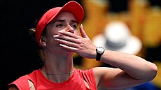 Elina Svitolinová se raduje z postupu do �tvrtfinále Australian Open.