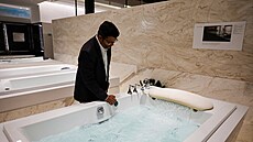 Luxusní vana v zá�itkovém centru spole�nosti Kohler v Bombaji (17. �íjna 2024)