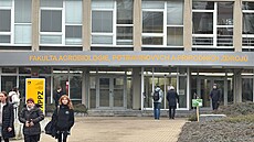 Policisté zasahovali v areálu �ZU, bývalý pracovník zde vyhro�oval zam�stnanc�m...