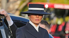 První dáma Melania Trumpová (54) nasadila svým inauguraním outfitem ped osmi...