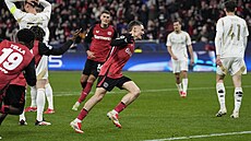 Florian Wirtz b�í oslavit gól do sít� Sparty, kterým poslal Bayer Leverkusen...
