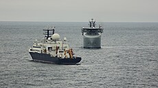 Lo� britského námo�nictva sleduje ruské �pioná�ní plavidlo Jantar v Laman�ském...