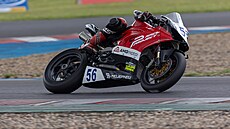 Mladý �eský závodník Joná� Kocourek na trati v Most�