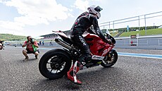 Mladý �eský závodník Joná� Kocourek na trati v Most�