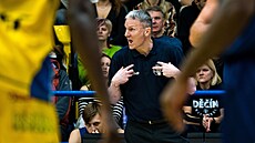 D��ínský trenér Tomá� Grepl