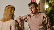 Martina Babiová a Krytof Barto ve filmu Holka od vedle (2025)