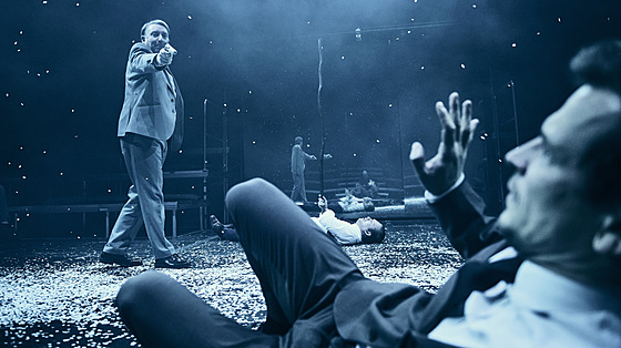 Robert Miklu�, Mark Kristián Hochman a Igor Orozovi� b�hem inscenace divadelní...