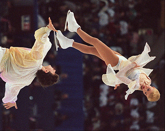 Ru�tí krasobrusla�i Jevgenija �i�kovová a Vadim Naumov v roce 1996.