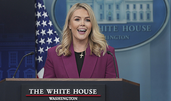 Karoline Leavittová na pravidelném denním brífinku v Bílém dom� (28. ledna 2025)