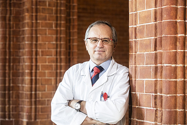 Ponižováním „obézních“ porodnost nezvýšíme. Dovolili by si lékaři chovat se stejně k mužům?