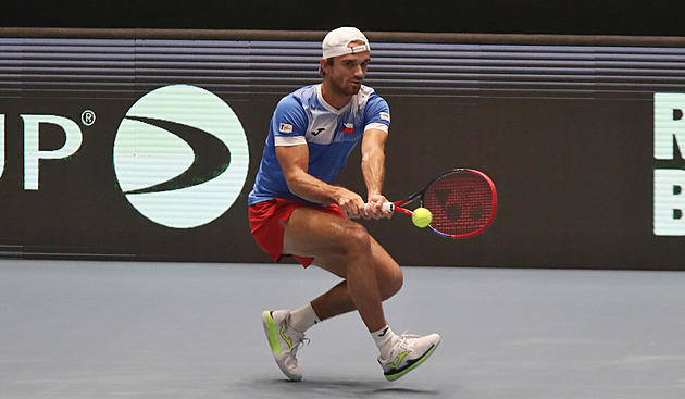 Davis Cup ONLINE: Macháč s Menšíkem míří v kvalifikaci za třetím bodem