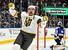Mark Stone se raduje z gólu v utkání proti St. Louis.