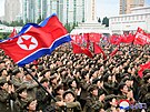 Severokorejský vdce Kim ong-un pedsedá ceremonii úderné brigády mládee...