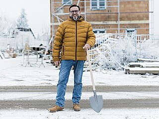 Bývalý basketbalový mana�er Du�an Ni��anský. P�ed rokem 2000 byl u nejv�t�ího...