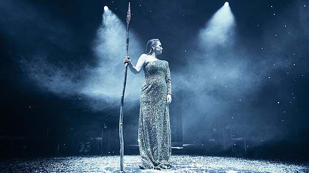 Pavla Beretov� b�hem obl�kan� zkou�ky pro divadeln� hru Privatizace v N�rodn�m divadle