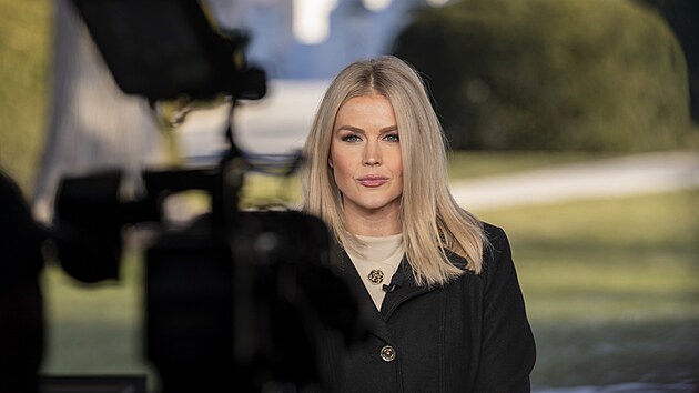 Karoline Leavittov� p�i rozhovoru pro Fox News (22. ledna 2025)