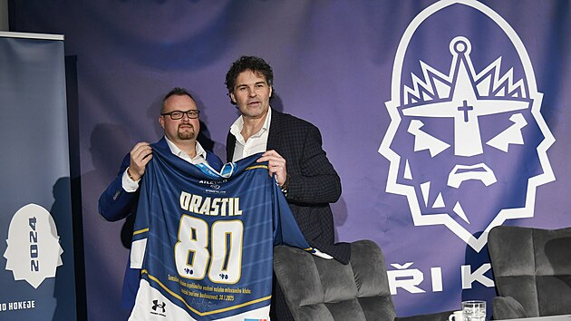 Nov� kladensk� majitel Tom� Drastil p�eb�r� dres od Jarom�ra J�gra.