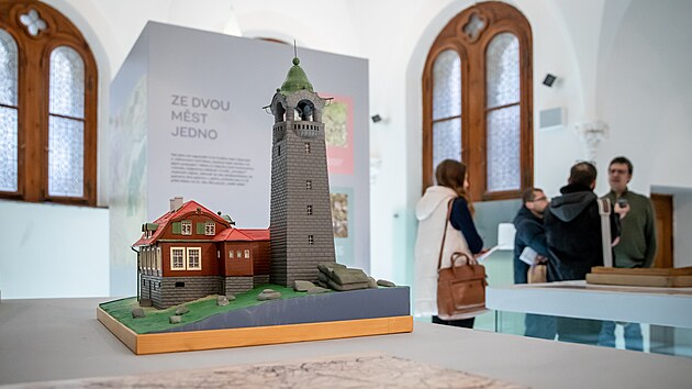 O spolench i odlinch cestch obou mst vyprv nov vstava.