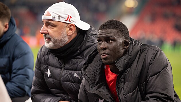 Slávistický trenér Jind�ich Trpi�ovský a obránce El Hadji Malick Diouf, o...