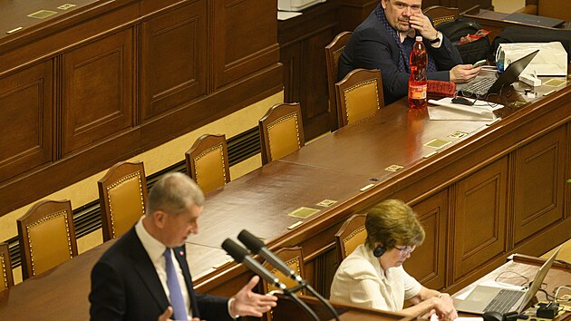 P�edseda ANO Andrej Babi� blokuje jedn�n� Sn�movny, aby nehlasovala o zv��en� poplatk� �esk� televizi a �esk�mu rozhlasu.