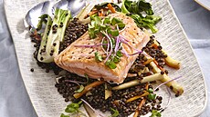 Losos s tepl�m �o�kov�m sal�tem