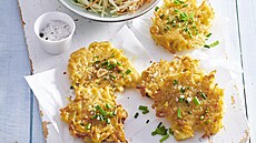 K�upav� brambor�ky se zeln�m sal�tem