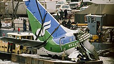 Tragédie letounu spole�nosti Air Florida, který se krátce po startu z�ítil do...