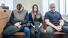 Soud ve �tvrtek dále projednává p�ípad policist� Tomá�e Strnada, Martiny...