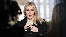 Karoline Leavittová se p�ipravuje na rozhovor pro Fox News (22. ledna 2025)
