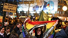 Lidé protestují v Nmecku ped sídlem Kesanskodemokratické unie (CDU). (30....