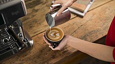 Dokonalé cappuccino z rostlinného mléka? Zvládnete to i doma!