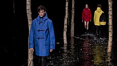 Prada je jednou z mnoha firem, které v sou�asnosti sází na nositelnost. V její kolekci nechybí ani klasický kabát zvaný duffelcoat.
