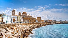 Nejkrásn�j�í pohled na Cádiz se nabízí z pob�e�í Atlantiku.