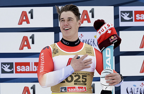 Franjo Von Allmen si u�ívá triumf ve sjezdu na sv�tovém �ampionátu.