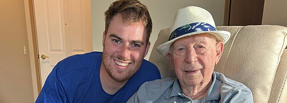 �eskoslovenský stíhací pilot Antonín Fajkus s historikem Ji�ím Kl�cem