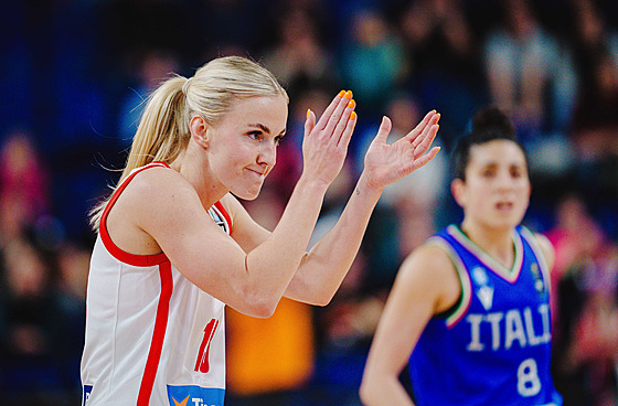 Petra Holeínská bhem kvalifikaního duelu s Itálií.
