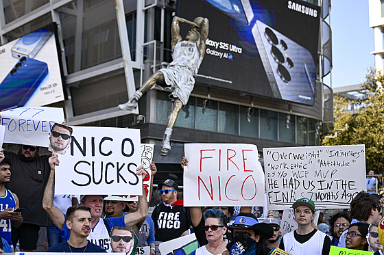 Protest fanou�k� Dallas Mavericks.