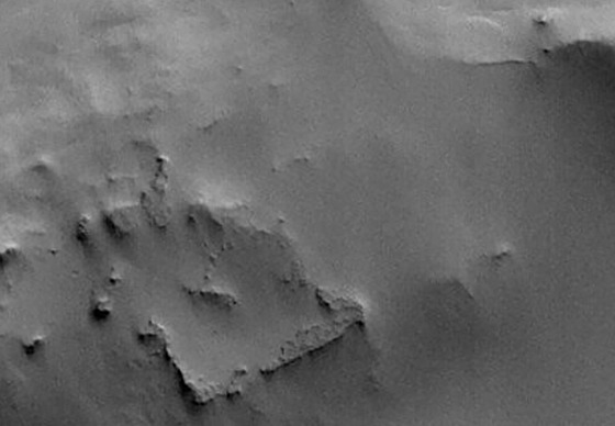 Zajímavá struktura na Marsu