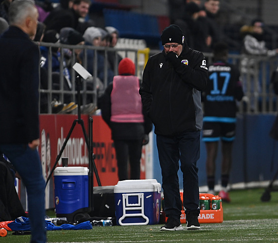 Zklamaný trenér Plzn� Miroslav Koubek po proh�e se Sigmou Olomouc.