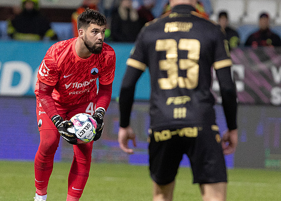 Liberecký branká� Tomá� Koubek v utkání proti Baníku Ostrava