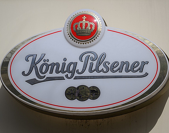 N�mecké pivo König Pilsener