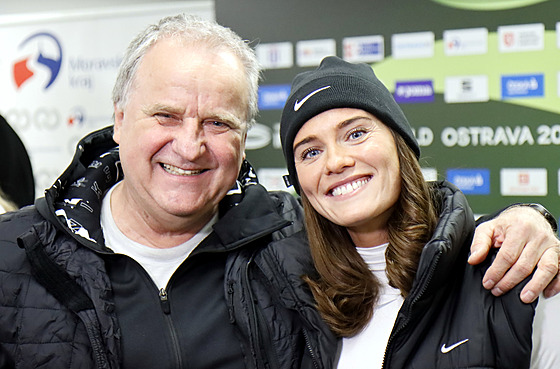 �eský trenér Zdenek Krykorka a nejlep�í kanadská ty�ka�ka Alysha Newmanová na...