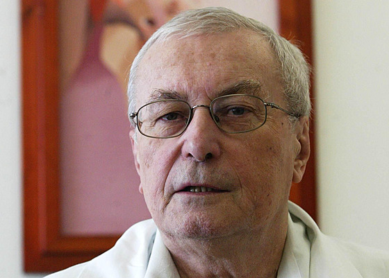 Neurochirurg Vladimír Smr�ka (3. února 2006)