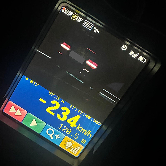 T�iat�icetiletý �idi� jel po dálnici D35 rychlostí 234 km/h. (1. února 2025)