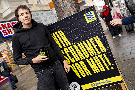 Dominik Wlazny AKA Marco Pogo, frontman punkové skupiny Turbobier a p�edseda...